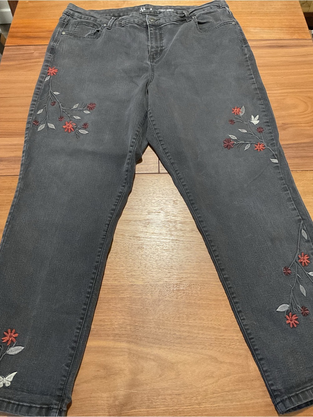 Embroidered Grey Women’s Jeans with Red Floral Accents